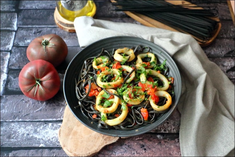pâtes encornets persillade sauce tomate