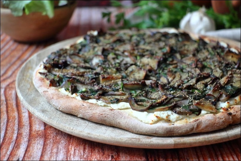 Pizza-blanche-cepes (12) pizza maison ricotta cèpes