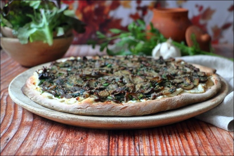 Pizza-blanche-cepes (6) pizza champignons creme fraiche