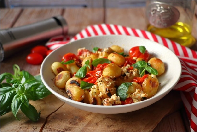 Poelee-gnocchi-feta-tomates-roties (12) poêlée de gnocchis tomates cerises feta roties