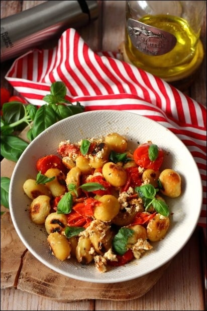 Poelee-gnocchi-feta-tomates-roties (8) poêlée de gnocchis tomates cerises feta