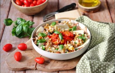 salade d'orzo aux tomates poêlées et petits pois en chaud froid