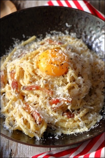 spaghetti carbonara guanciale