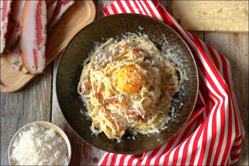 spaghetti carbonara jaune d oeuf