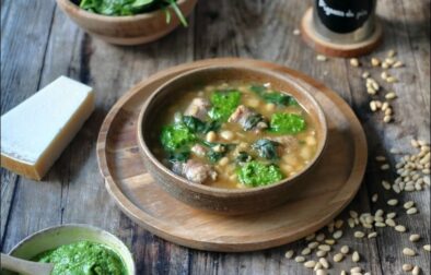 soupe de haricots blancs saucisse et pesto d'épinards