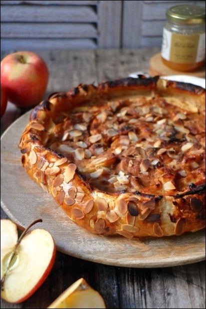 Tarte-rustique-pommes-amandes (12) tarte aux pommes originale