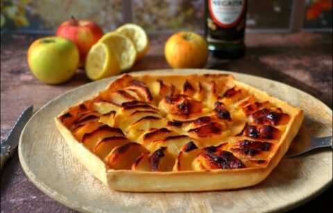 tarte aux pommes confites à la vanille et au rhum