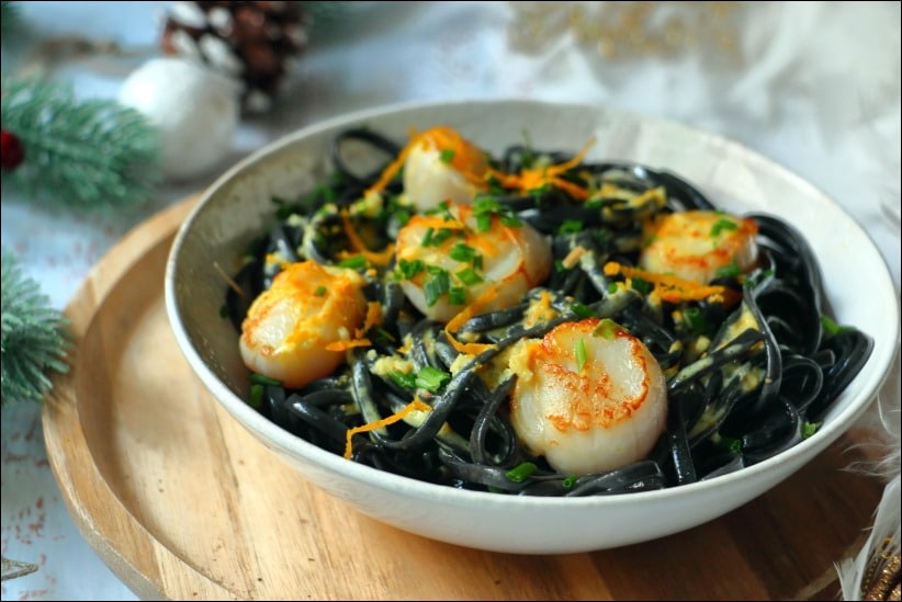 Linguine-encre-seiche_noix-saint-jacques-sauce-orange (15) Linguine-encre-seiche_noix-saint-jacques-sauce-orange (15)