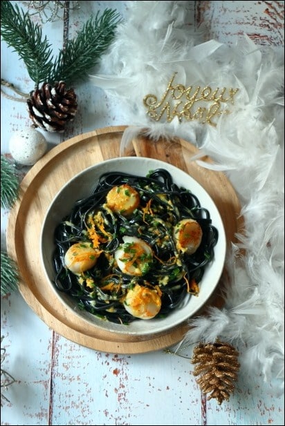 Linguine-encre-seiche_noix-saint-jacques-sauce-orange (5) pates noix de saint jacques