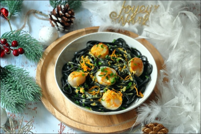 Linguine-encre-seiche_noix-saint-jacques-sauce-orange (8) saint jacques pates encre de seiche